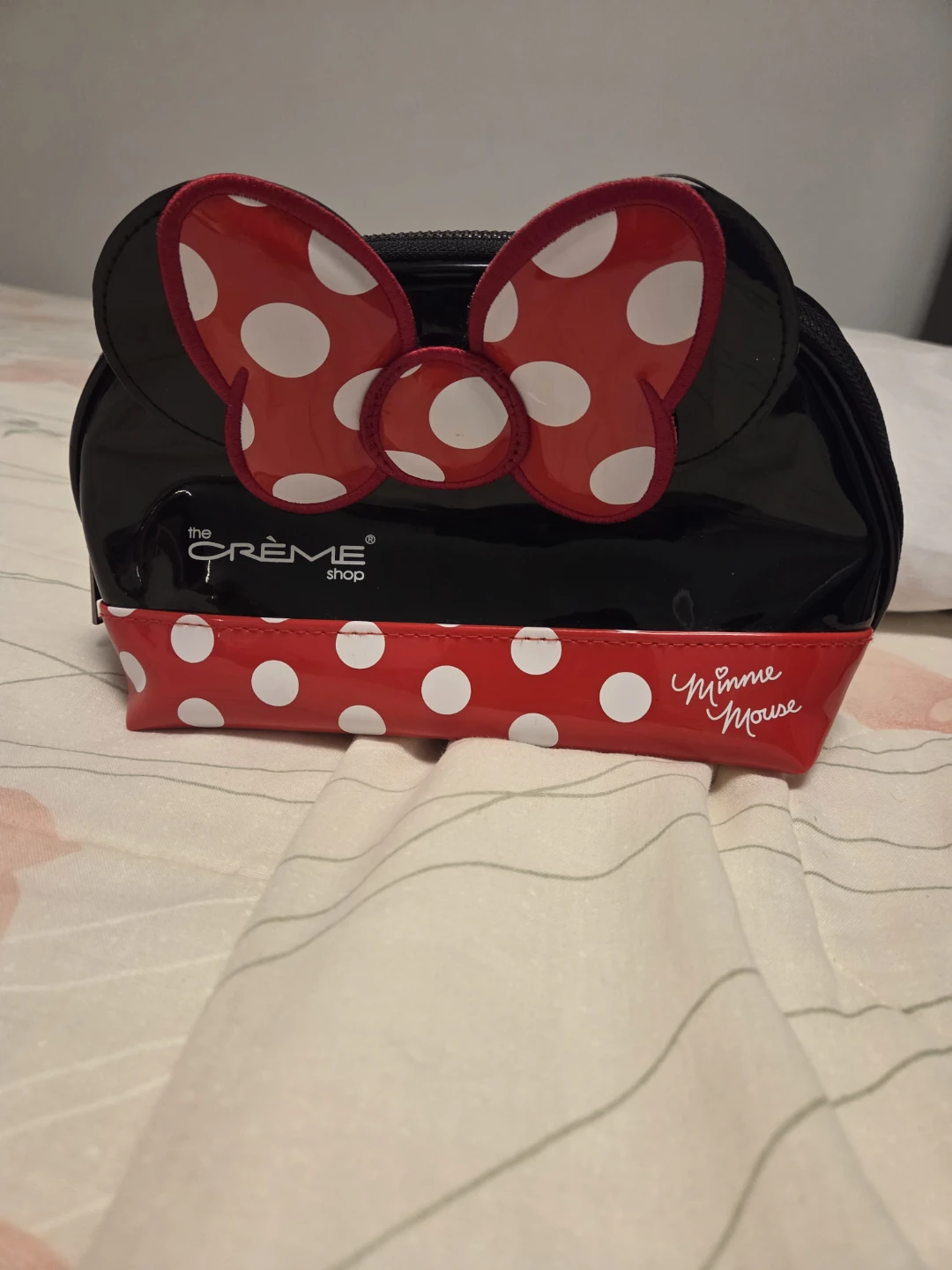 The Crème Shop Minnie Mouse Cosmetic Bag