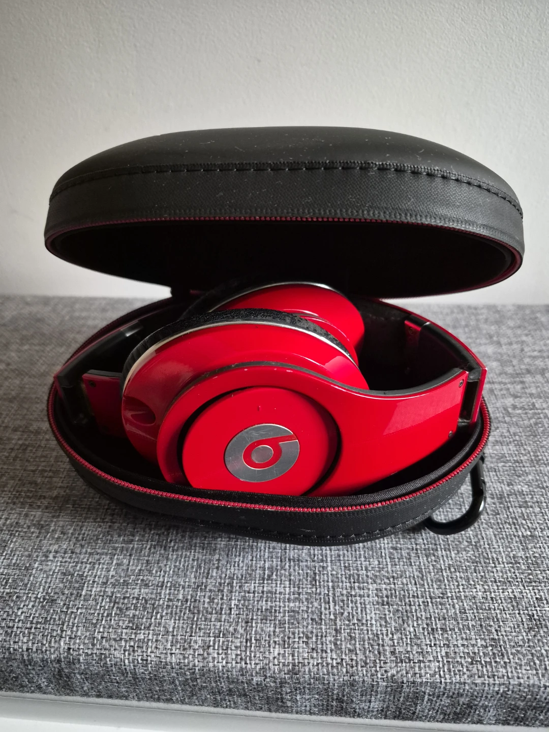 Beats by Dre Studio Red Over-Ear Headphones with Case