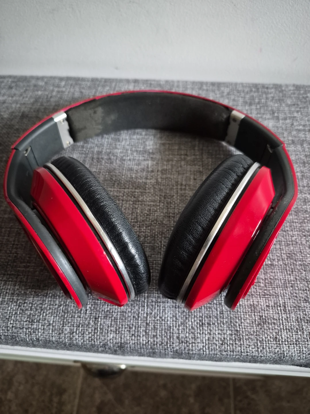 Beats by Dre Studio Red Over-Ear Headphones with Case - photo 2