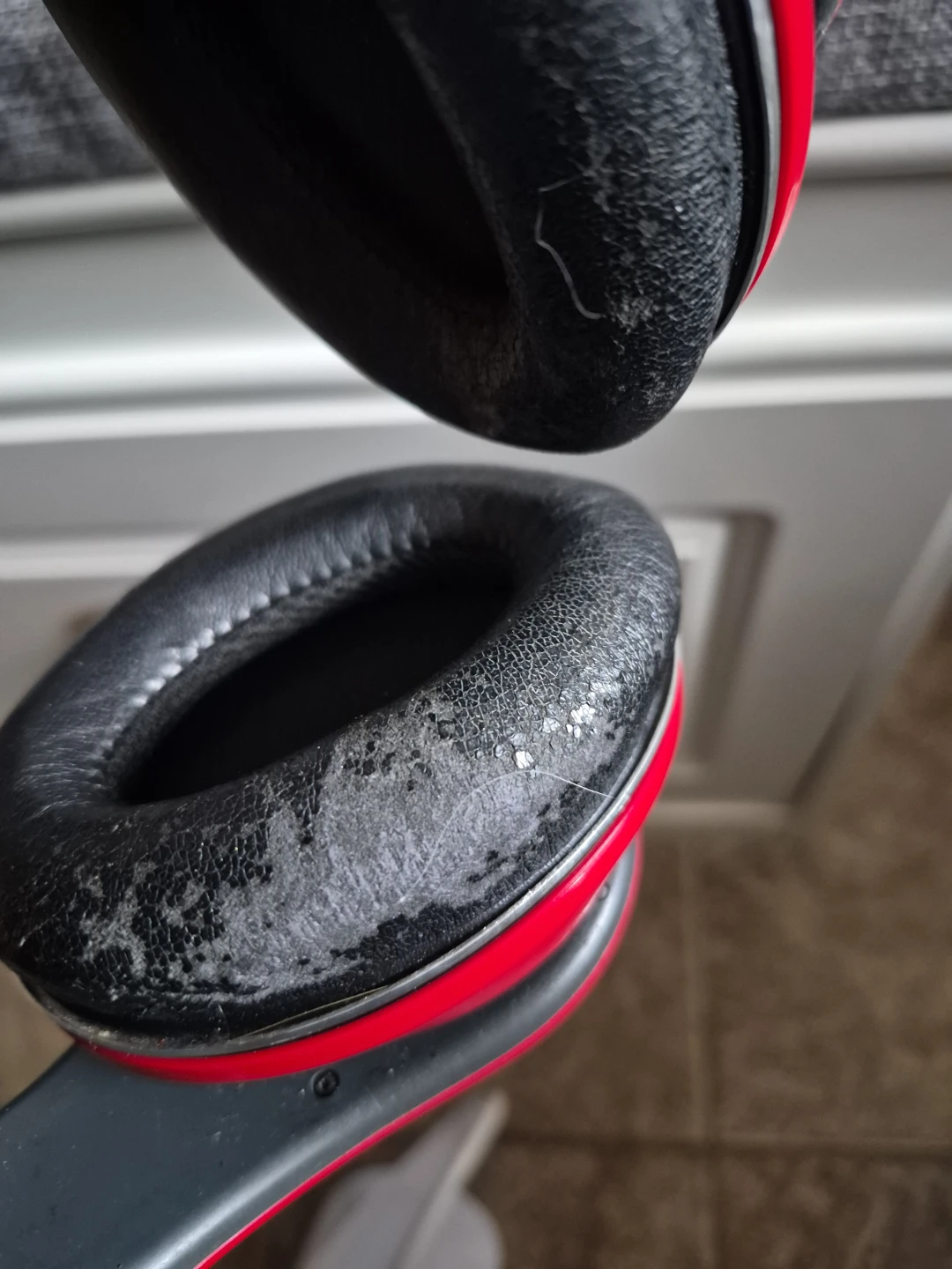 Beats by Dre Studio Red Over-Ear Headphones with Case - photo 4