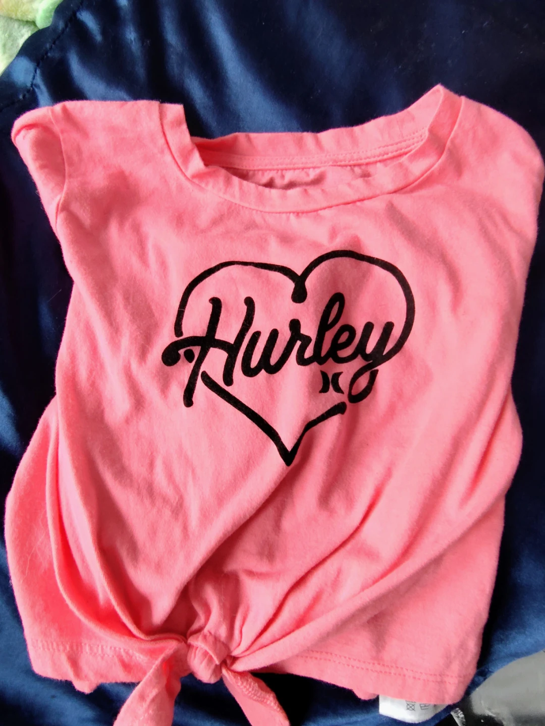 Hurley Pink T-Shirt with Heart Graphic🌱