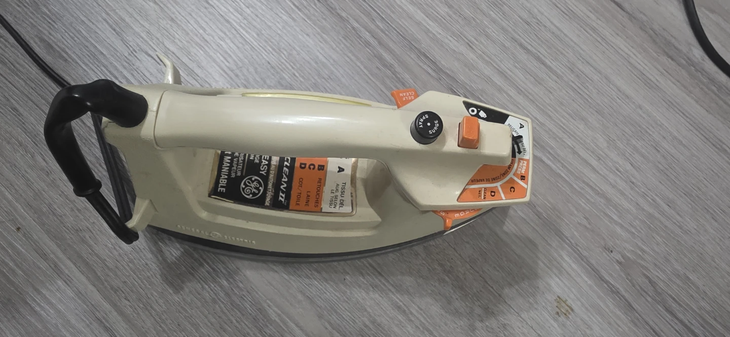 GE Steam Iron