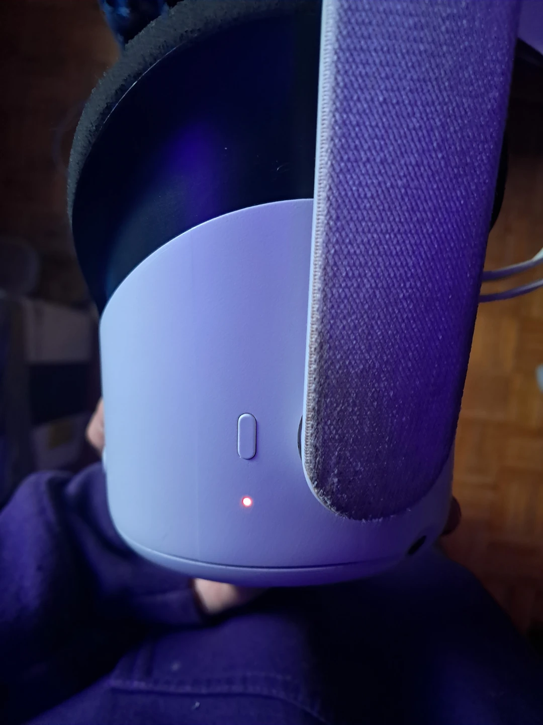 Meta Quest 2 VR Headset with Controllers - photo 2