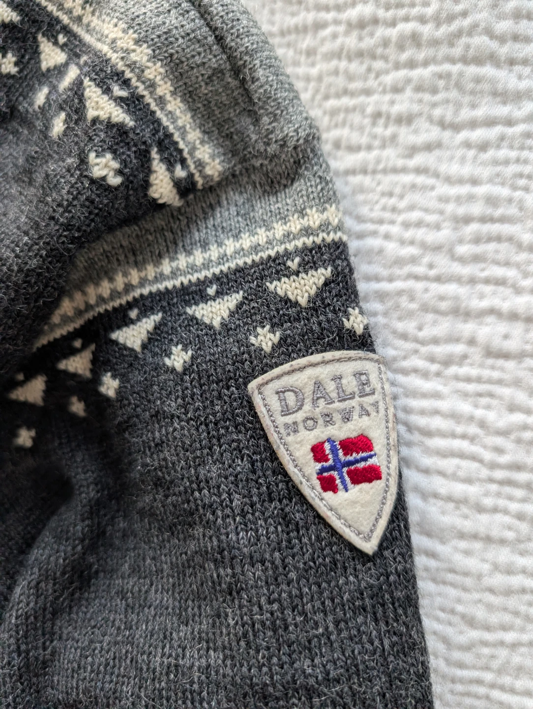 Dale of Norway Sweater - Medium - photo 5
