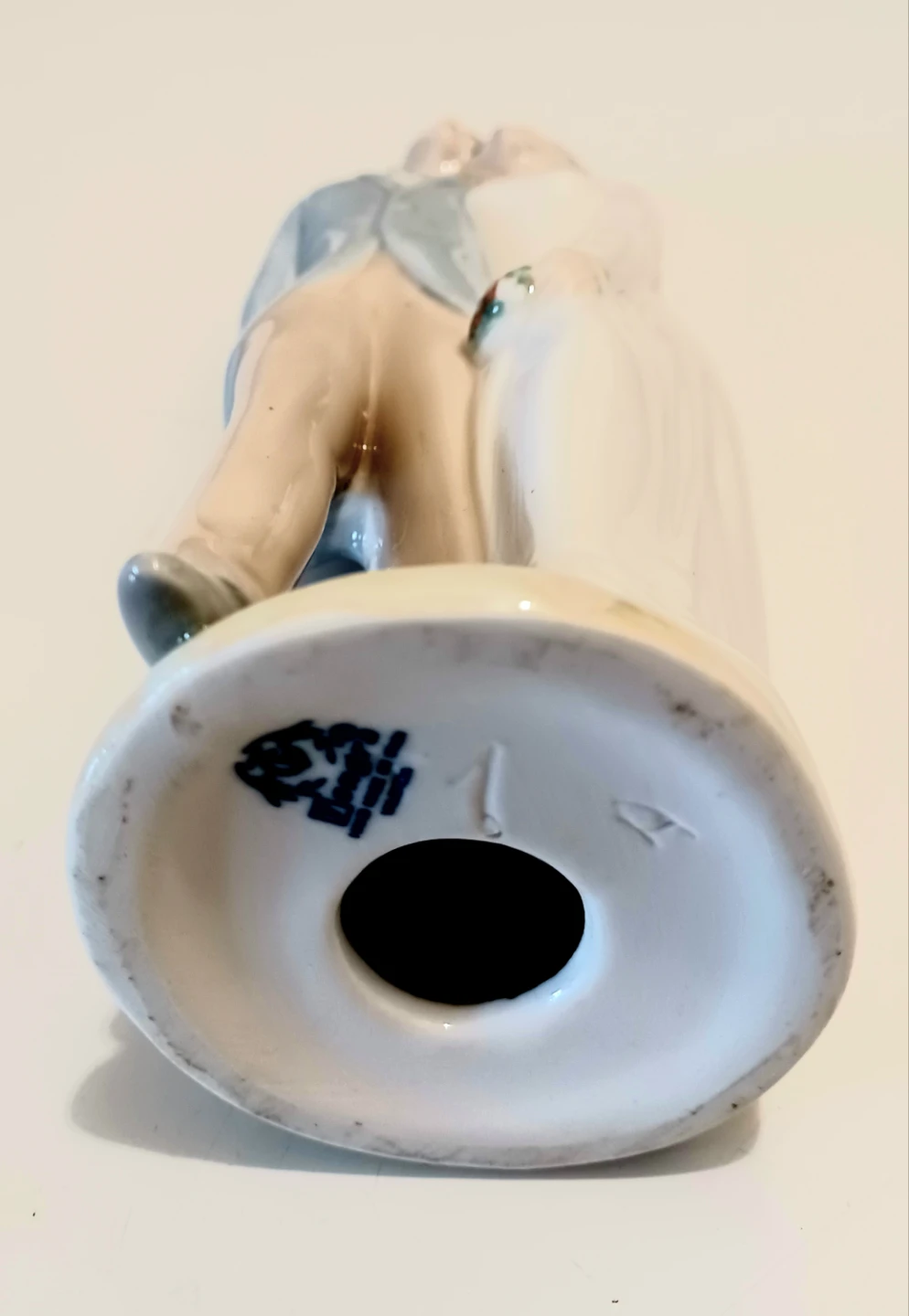 Handmade Tengra Porcelain Bride & Groom Statue - photo 5