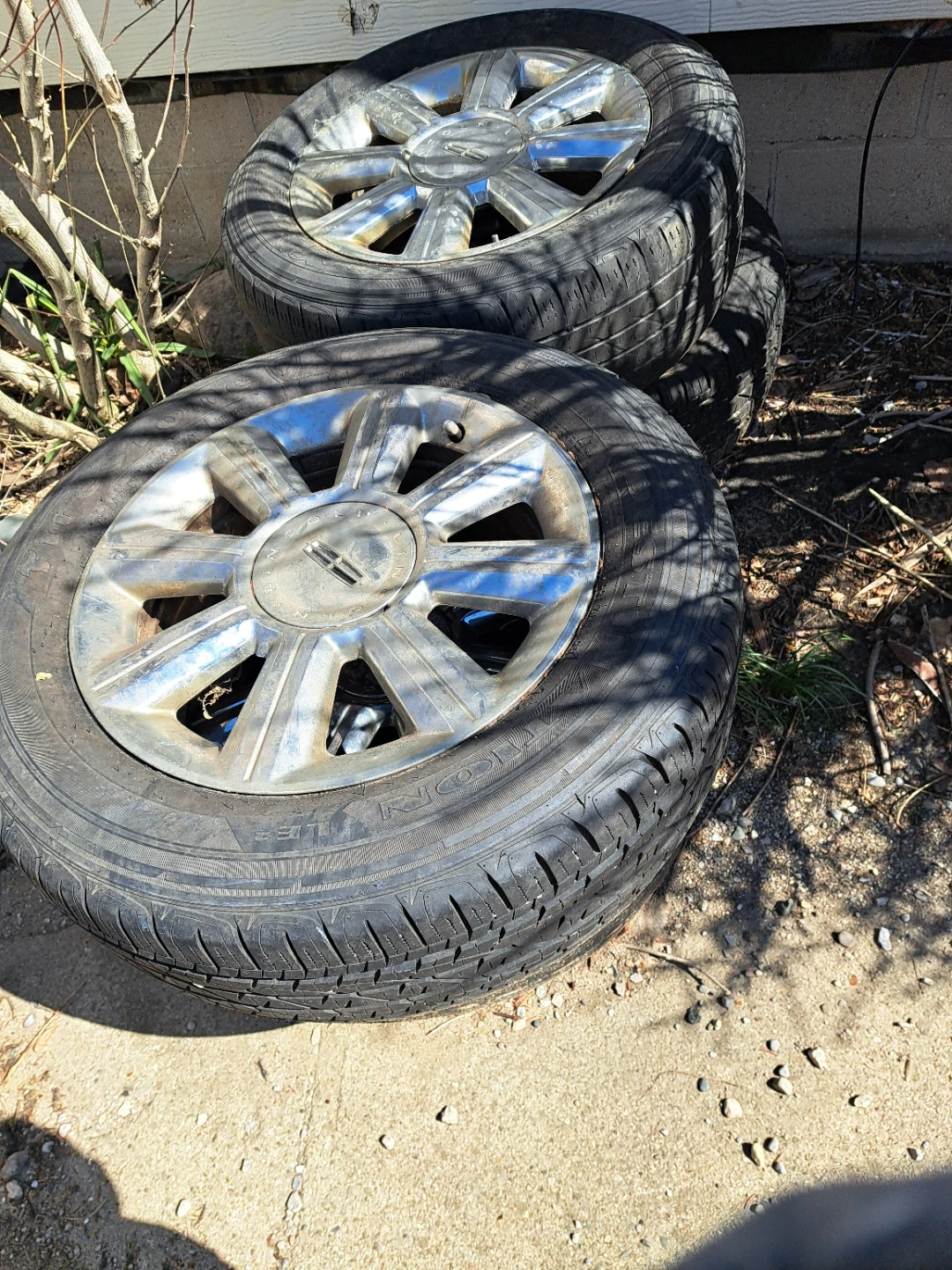 Lincoln Alloy Wheels with Tires - Set of 2