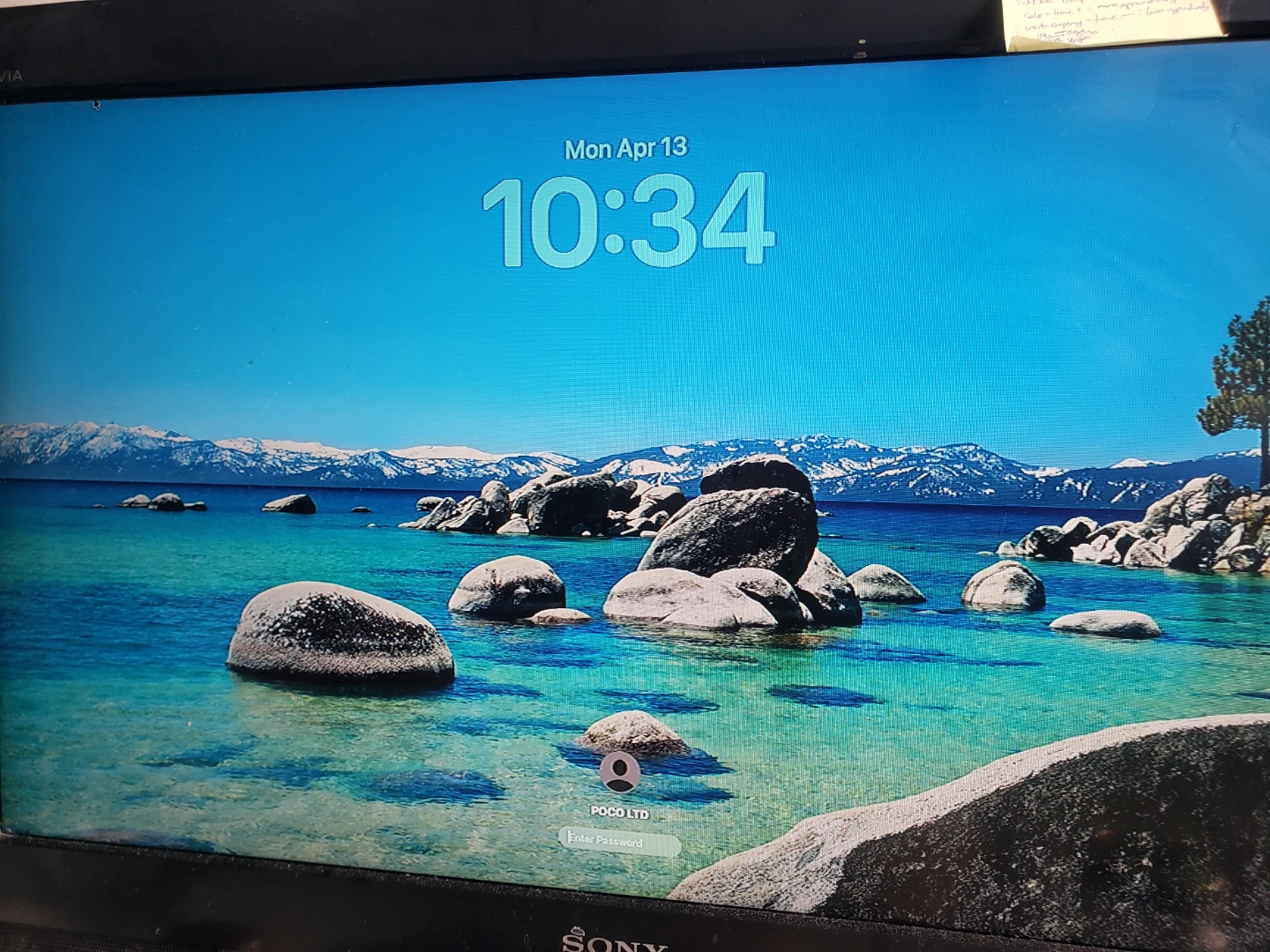 Apple MacBook Air screen cracked but fully functioning - photo 2