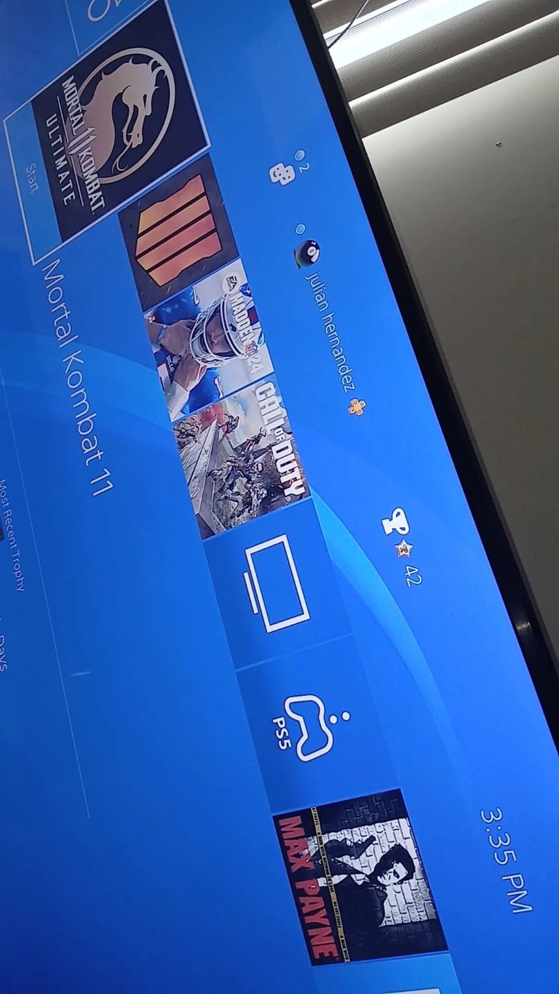 PlayStation 4 Console with Controller and Games - photo 2