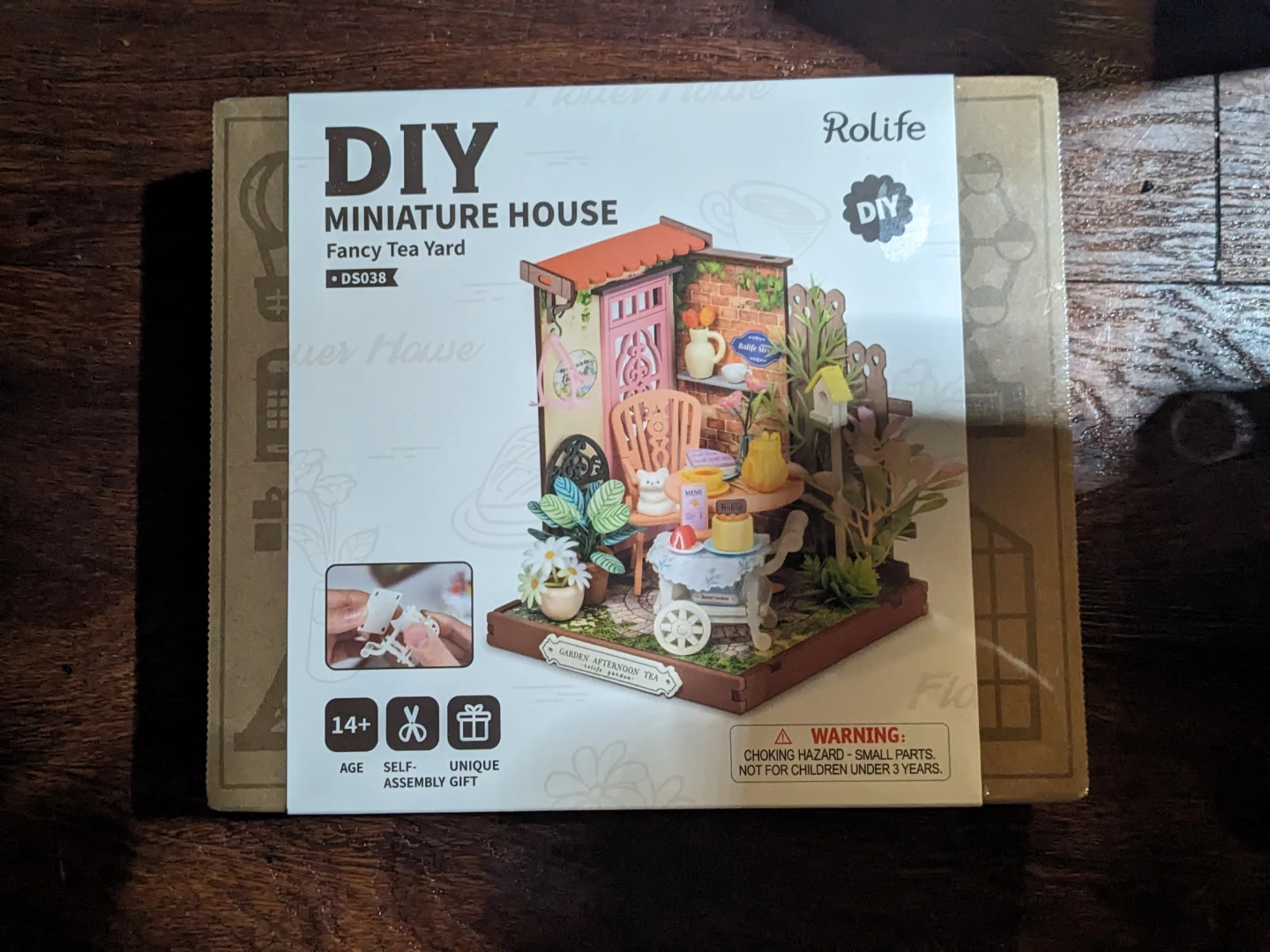 Rolife DIY Miniature House - Fancy Tea Yard DS038