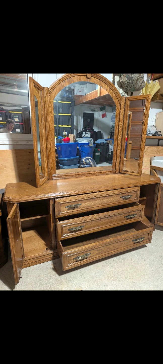 Oak Dresser with Tri-Fold Mirror and Matching Nightstands - photo 3