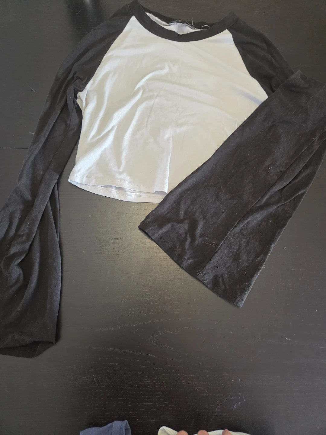 Cropped Baseball Long Sleeve Shirt - Light Purple and Black - photo 2