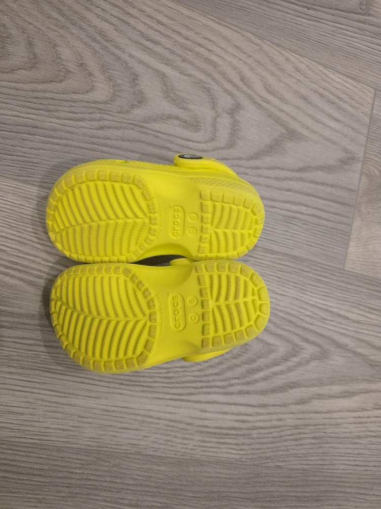 Yellow Crocs Kids Size C6 - photo 3