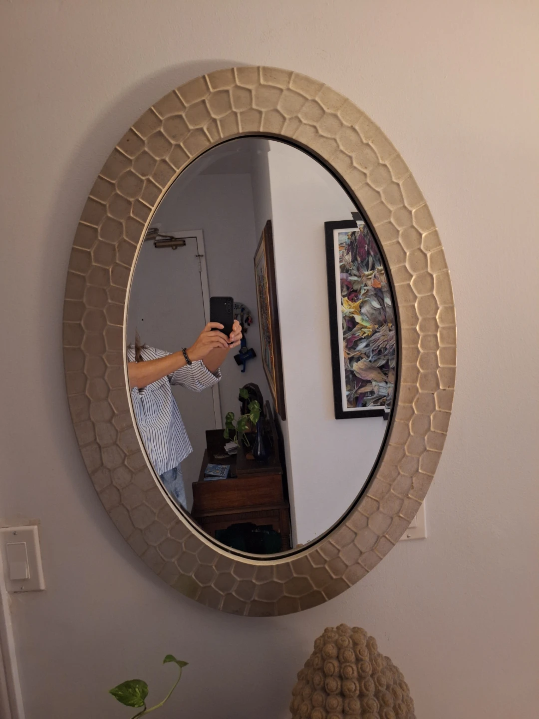 Oval Decorative Mirror with Textured Frame