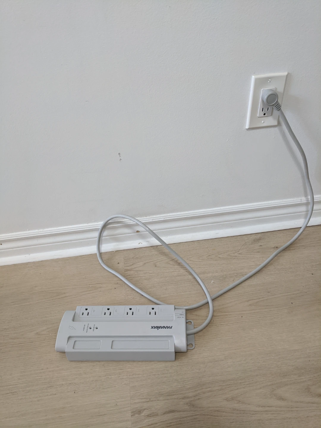 8 let out Power Strip Surge Protector