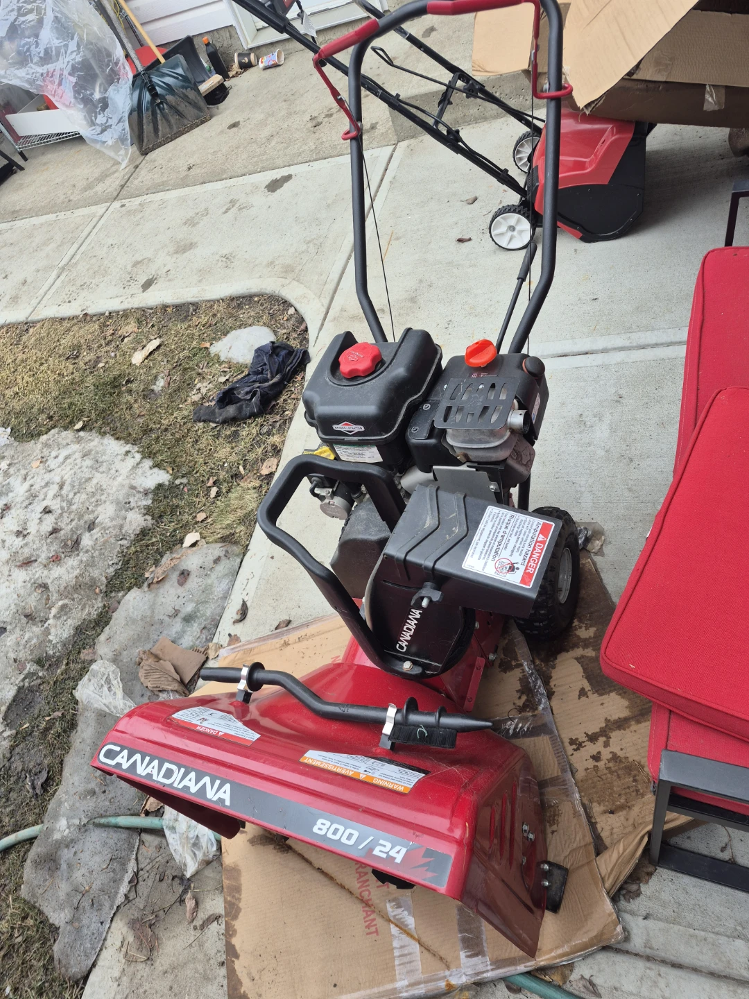 Canadiana 800 / 24 Snowblower - photo 3