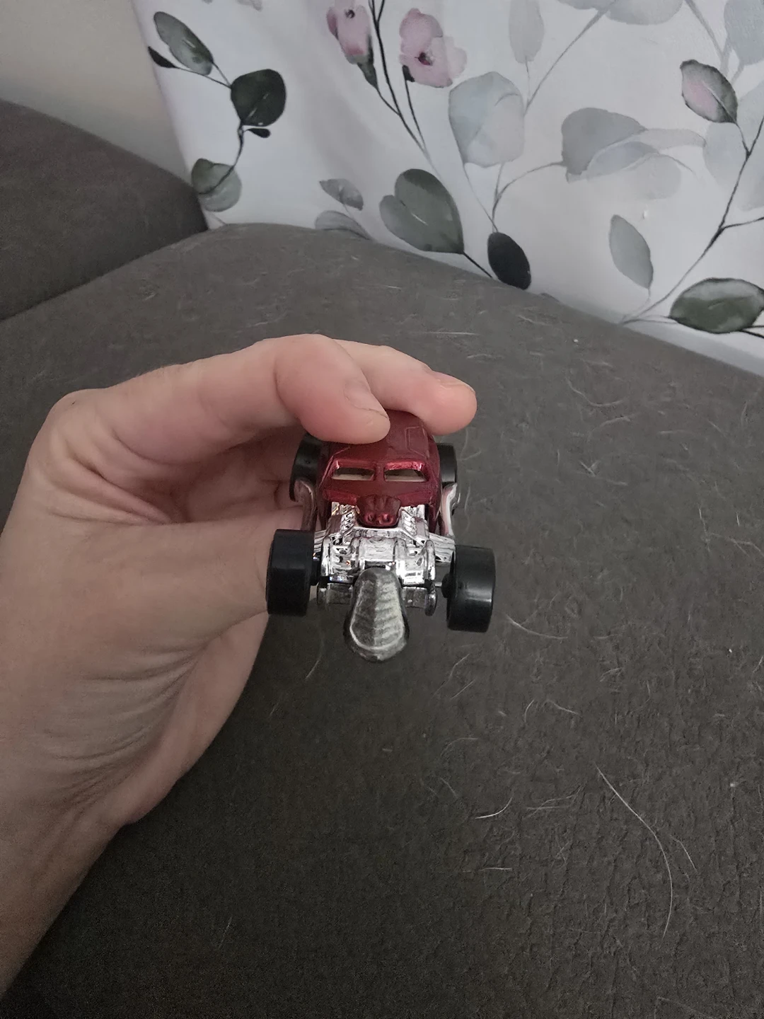 Hot Wheels Surf Crate Red Die-Cast Toy Car - photo 2