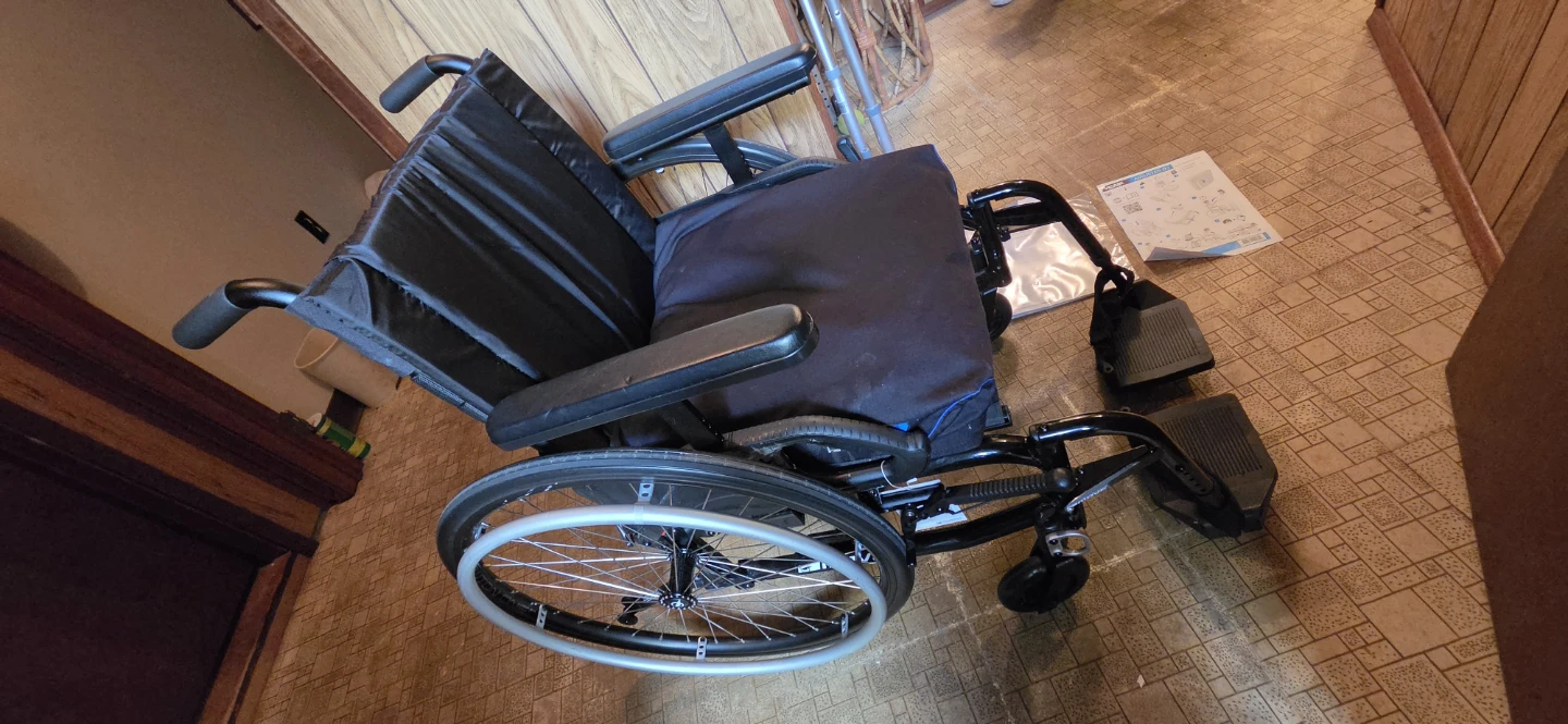 Move 18x18 Wheelchair - photo 2