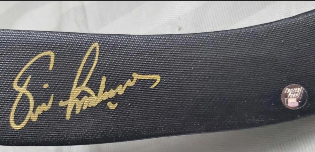 Eric Lindros autograph hockey stick frozenpond COA - photo 3