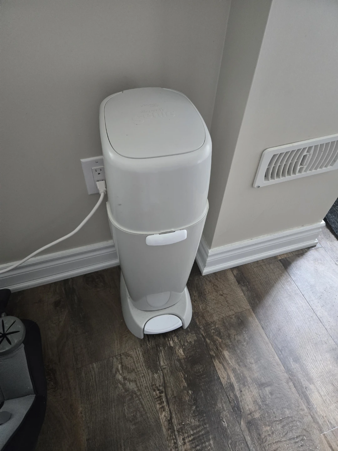 Playtex Diaper Genie Diaper Pail - photo 3
