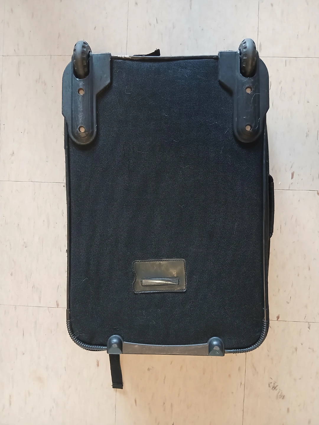 Black Rolling Suitcase with Retractable Handle - photo 3