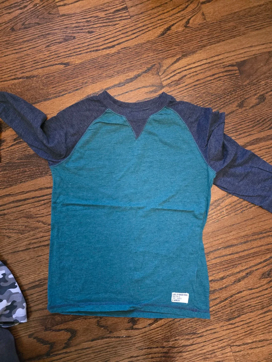 3 Long Sleeve Shirts Kids 8-10Y - photo 4