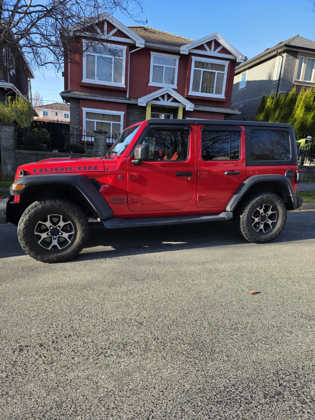 Red Jeep Wrangler Rubicon 4-door - photo 3