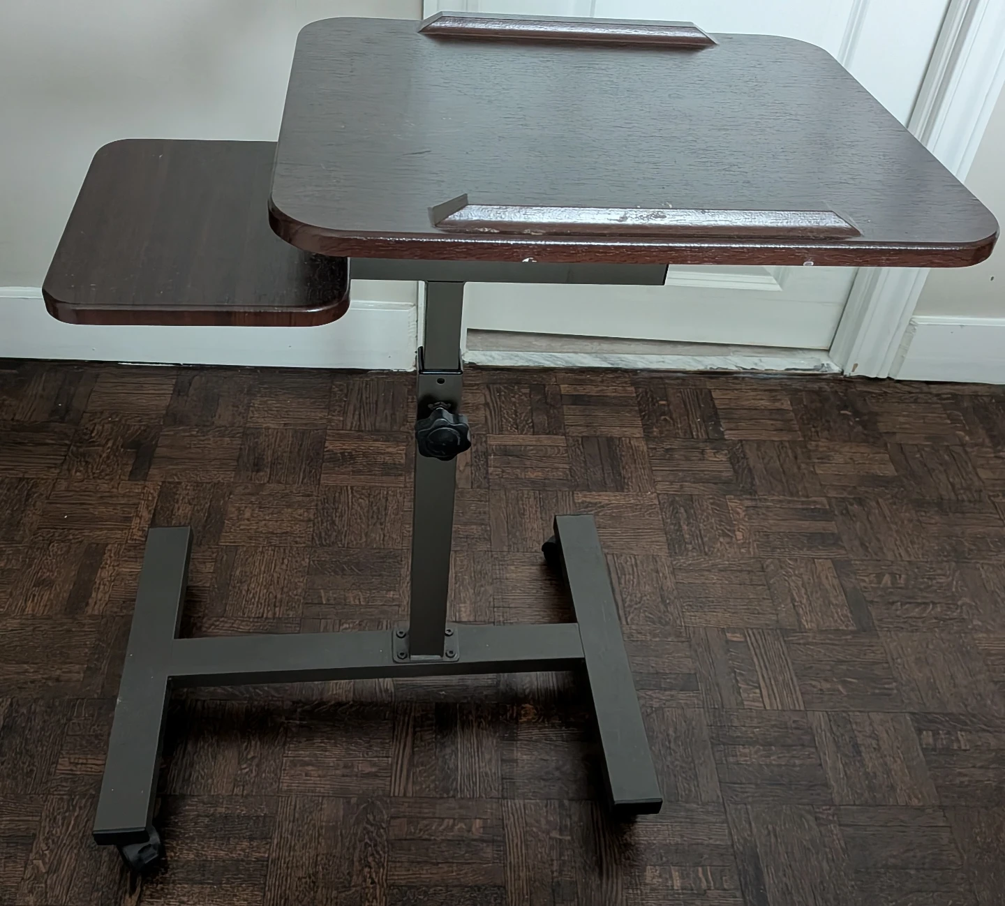Adjustable Height Rolling Table