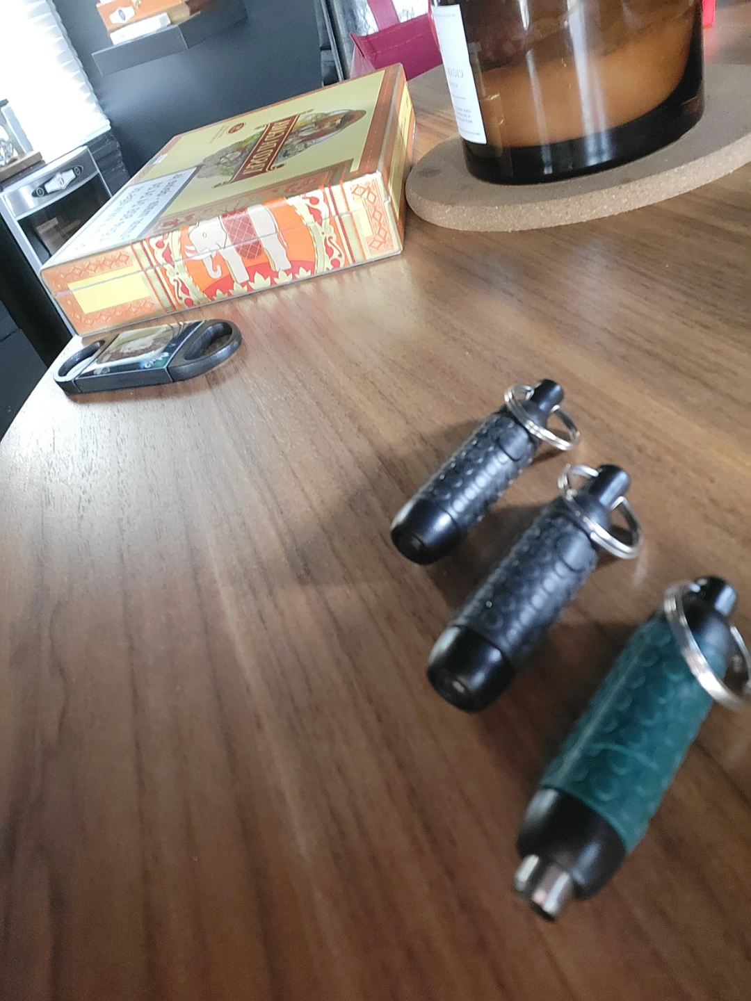Handy cigar punch with retraction feature and key chain - photo 2