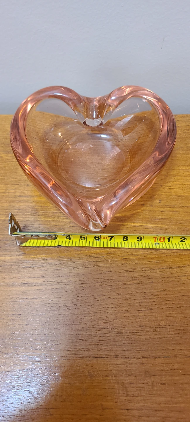 Vintage Pink Heart Shaped Glass Ashtray - photo 2