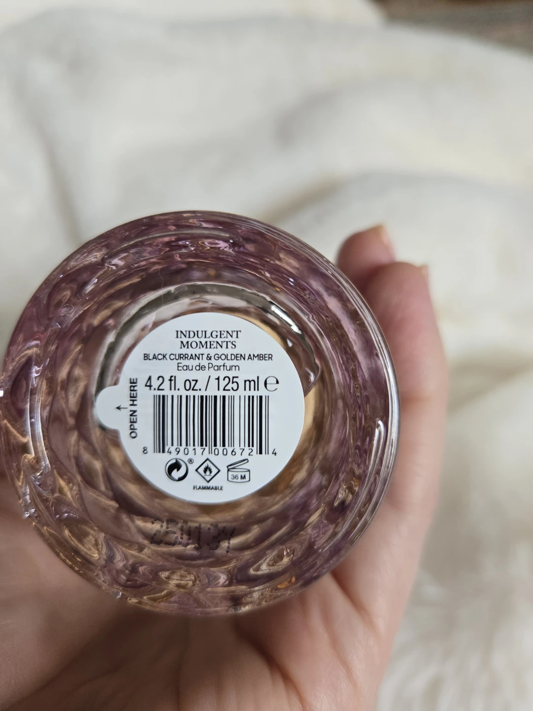 Indulgent Moments Black Currant & Golden Amber - photo 2