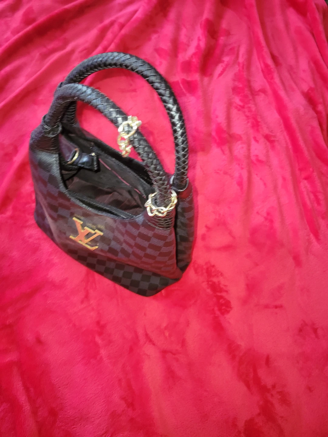 Louis Vuitton Handbag - photo 3