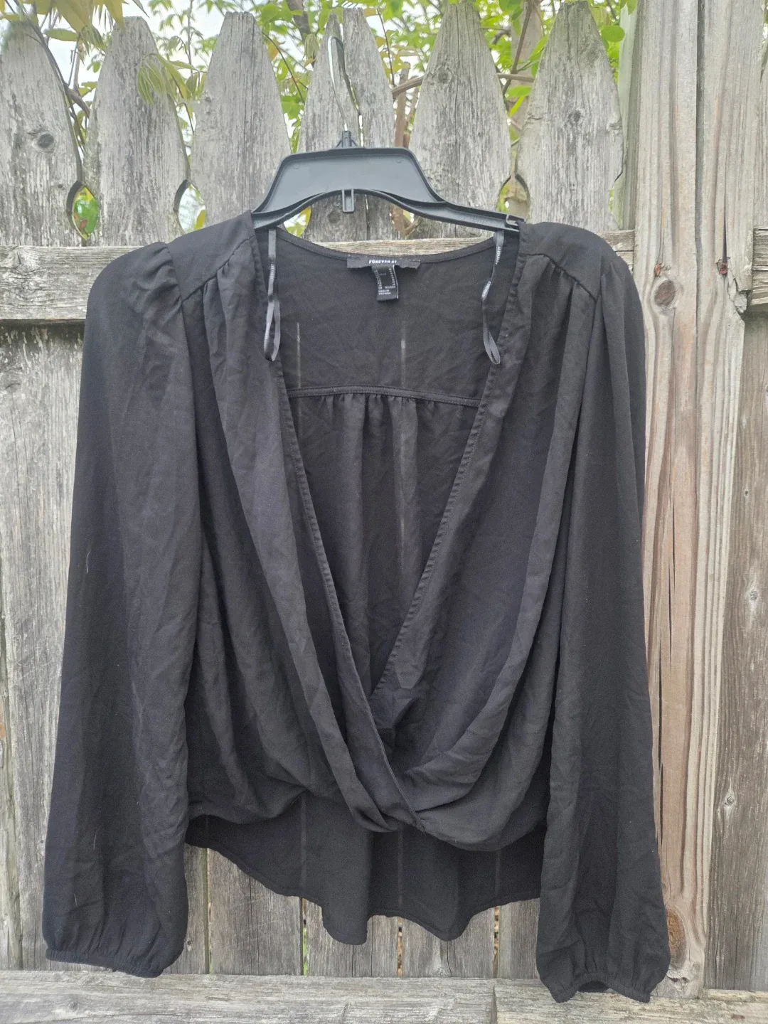 Forever 21 Black Twist Front Long Sleeve Blouse - Size US Medium