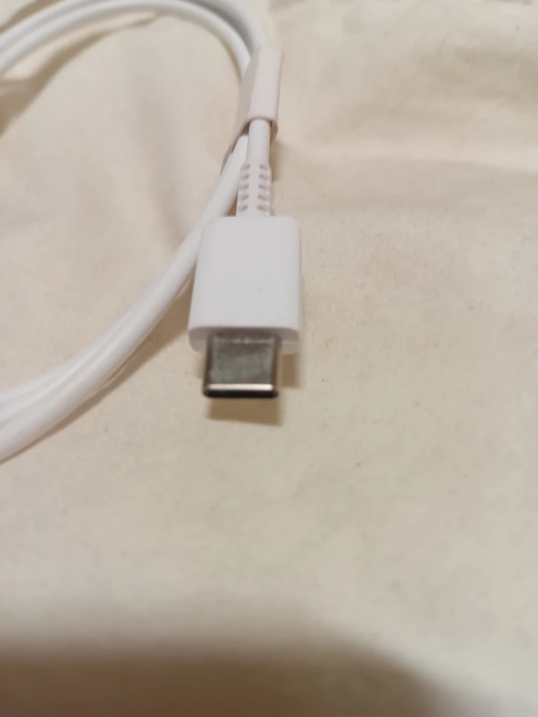 White USB-C to USB-C Cable - photo 2