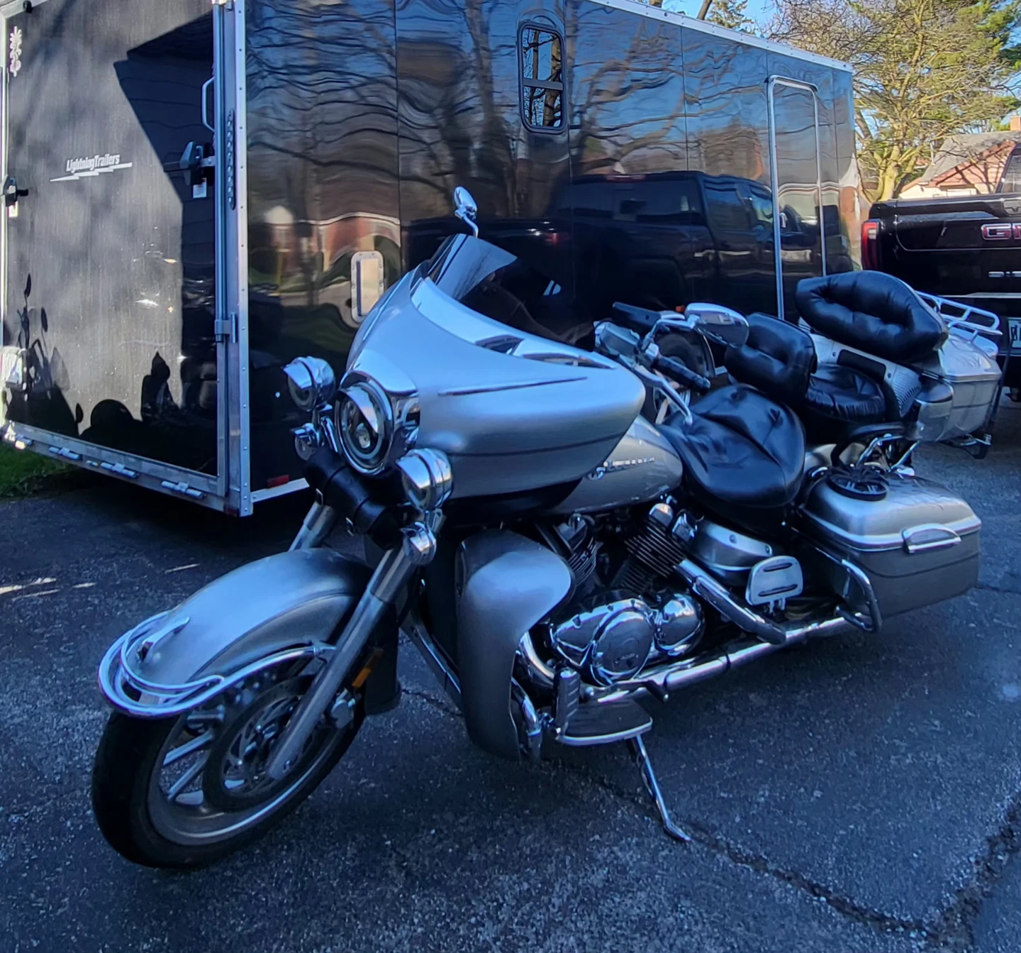 Silver 2005 Yamaha RoyalStar Venture - photo 2