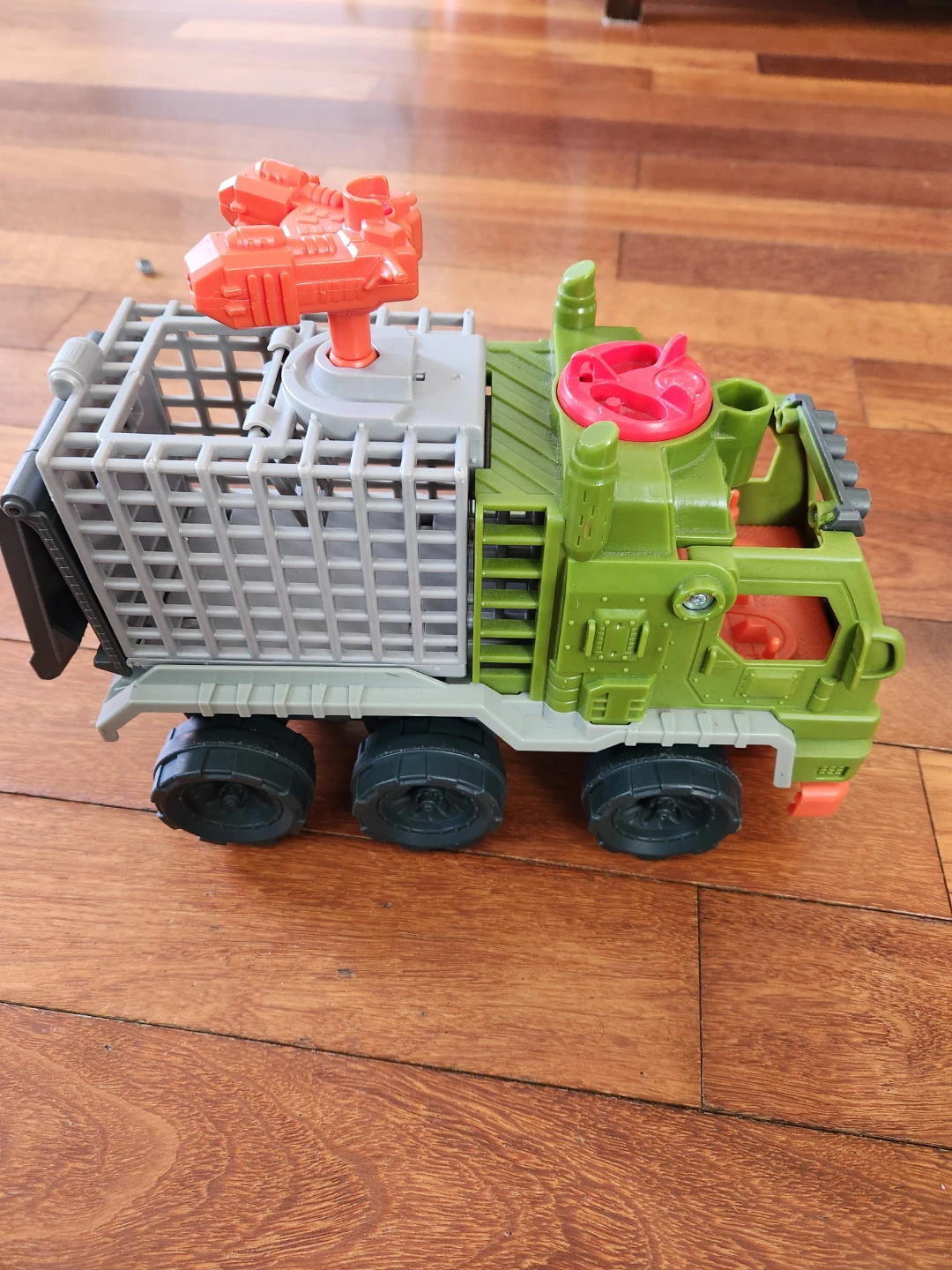 Jurrasic World  Toy Truck with Cage and Turret