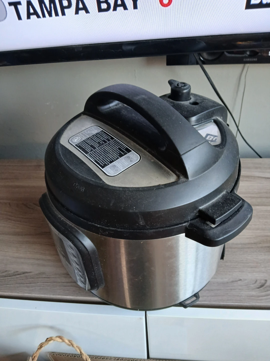Instant Pot Duo 6-Quart Pressure Cooker - photo 2