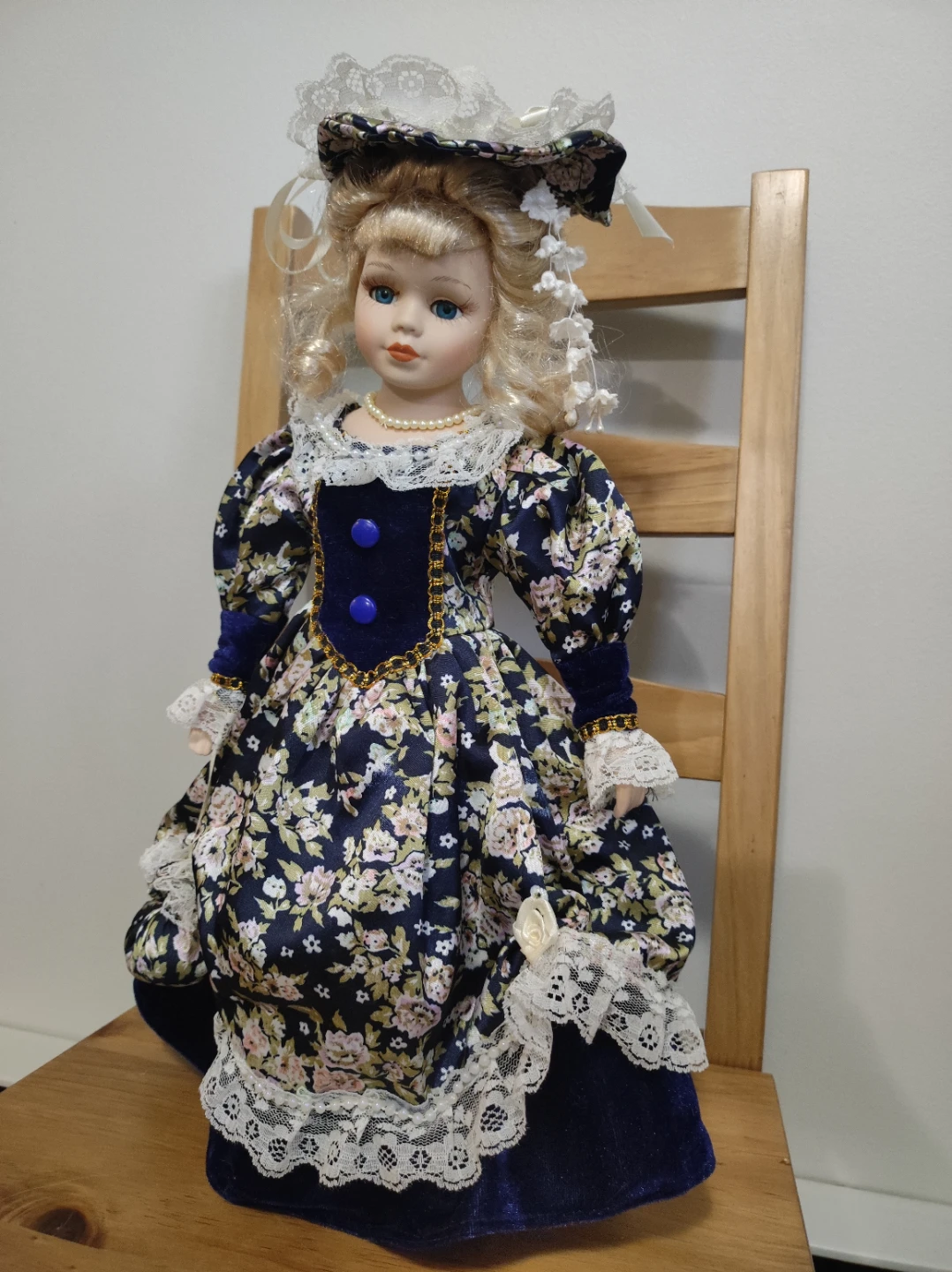 Vintage Victorian Style Porcelain Doll - photo 3
