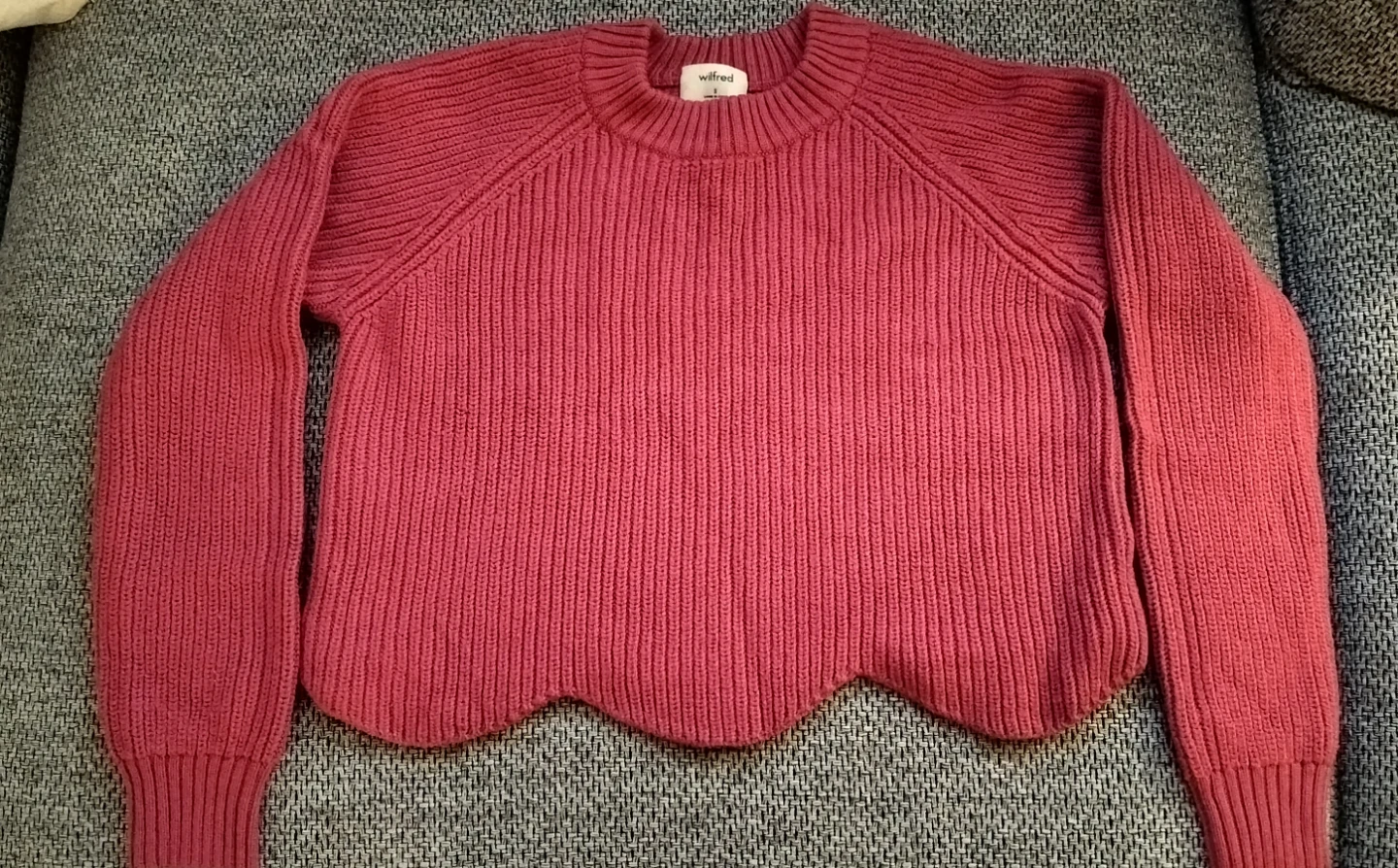 Aritzia Merino wool Scalloped Sweater