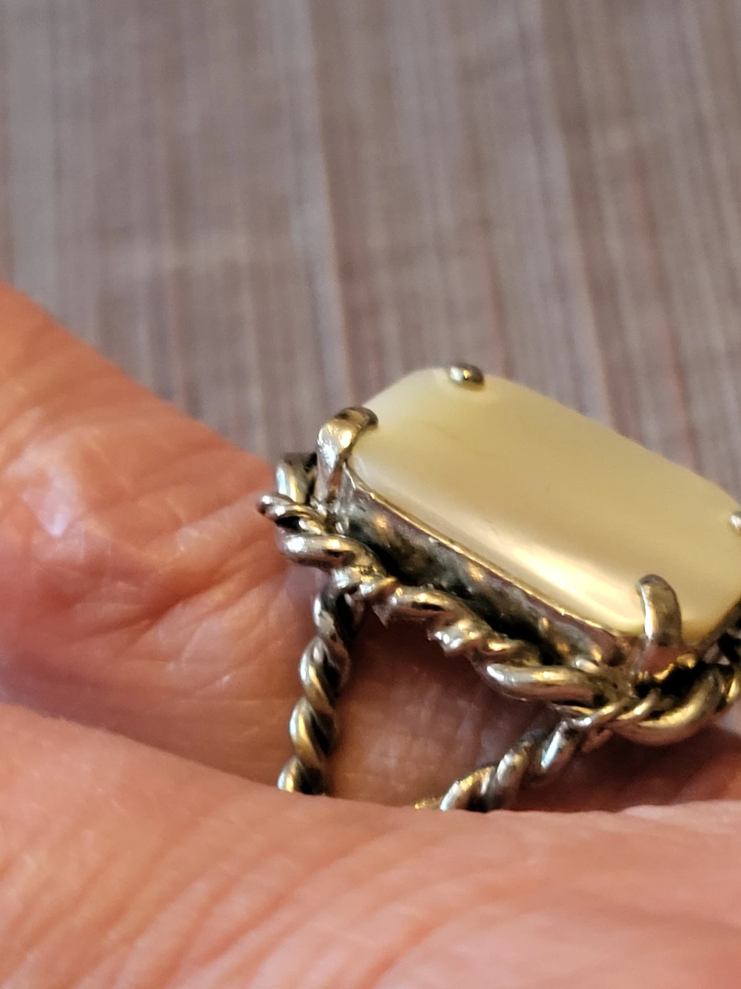 Vintage Mother of Pearl Ring - photo 2