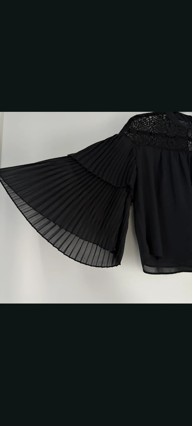 Goth Black Lace Pleated bell Sleeve Blouse - photo 4