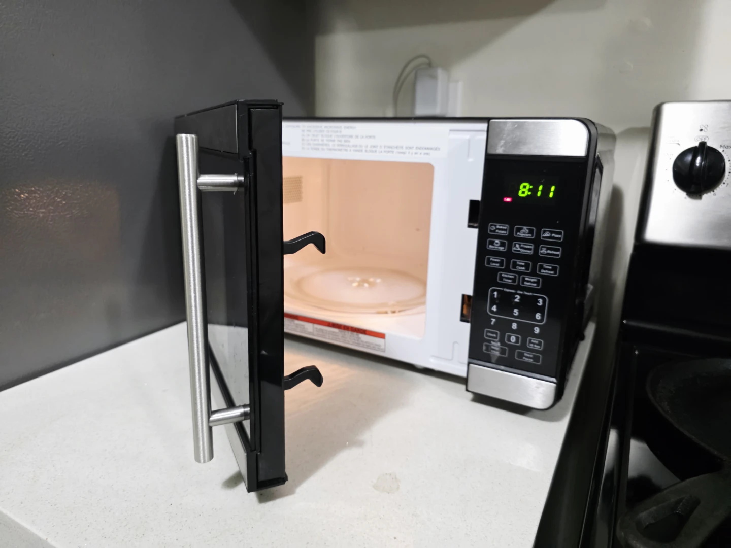 Avanti Microwave Oven - photo 2