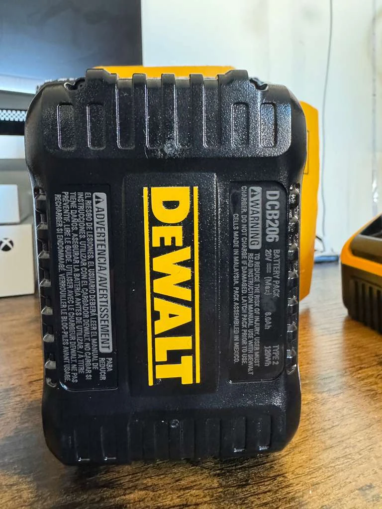 DeWalt 20V MAX 6.0 Ah Lithium Ion Battery Pack - photo 3