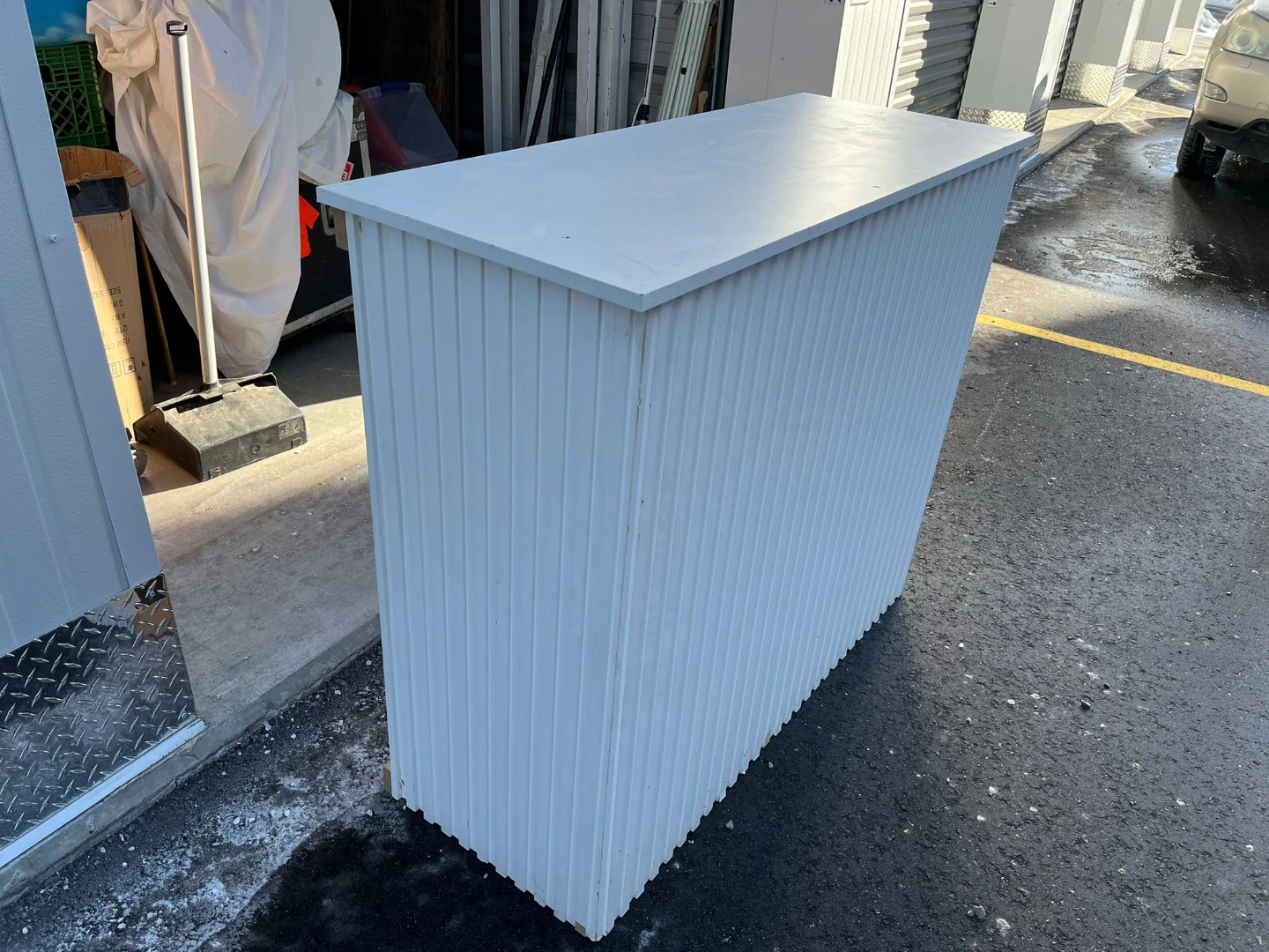 White event dessert stand