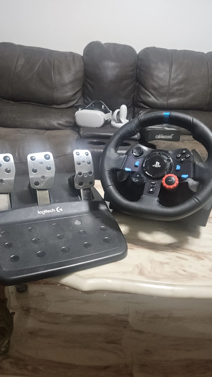 Logitech G923 Racing Wheel and Pedals for PS4/PS5 - photo 2