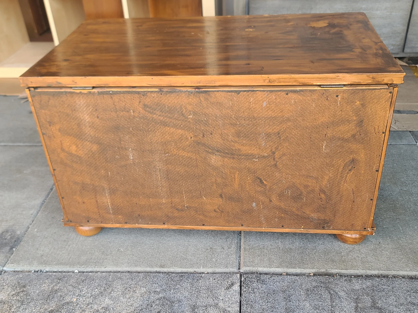 Rustic wood storage chest - photo 4