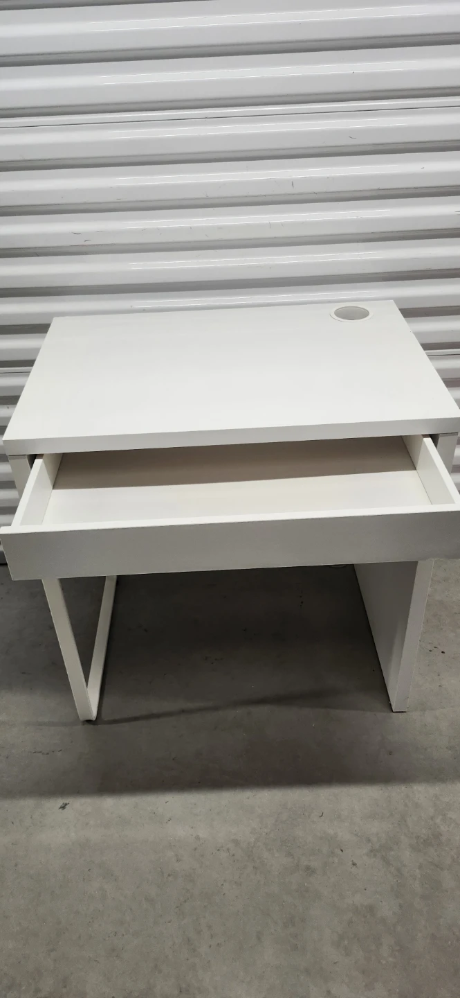 Ikea desk - photo 2