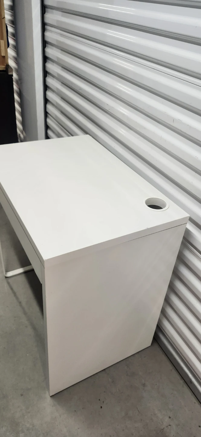 Ikea desk - photo 3