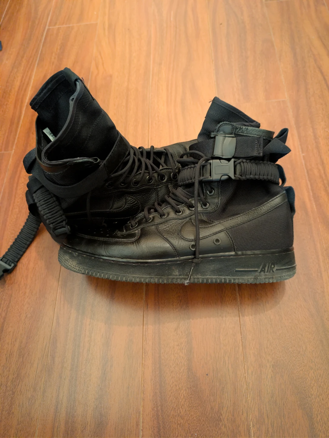 Nike Air Force 1 SF High Top Sneakers