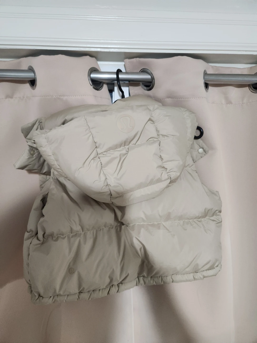 Lululemon Crop Down Vest Size 4 Tan - photo 3