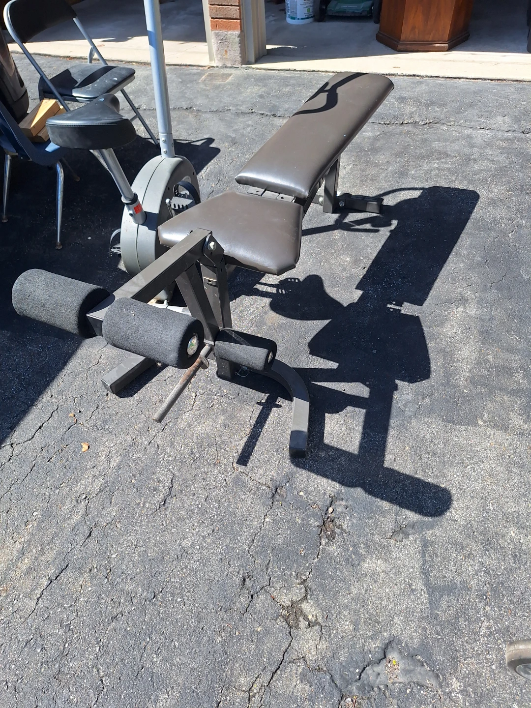 Adjustable Weight Bench with Leg Extension